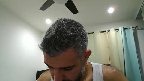 Snapshot of h0nest84 chatting on December 15, 12:04 am h0nest84 online show from December 15, 12:04 am