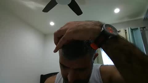 Snapshot of h0nest84 chatting on December 16, 8:36 pm h0nest84 online show from December 16, 8:36 pm