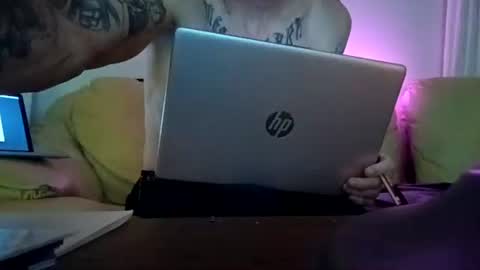 h333th3nz online show from March 29, 4:34 am