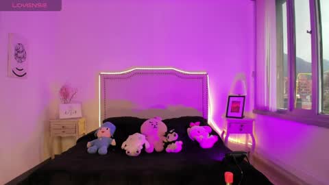 Snapshot of h3llokitty_ chatting on June 4, 12:33 pm Hello Kitty online show from June 4, 12:33 pm