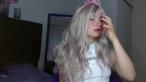 Snapshot of hadde01 chatting on December 4, 2:54 am Hadde online show from December 4, 2:54 am