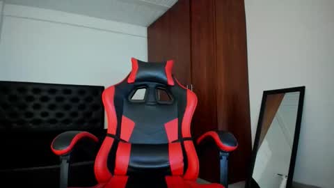 hades_horny_ online show from April 30, 4:08 am