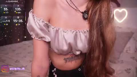 Snapshot of hadleynichols chatting on July 17, 1:23 am Hi Im Rebecca Glad to see you in my room PVT is open online show from July 17, 1:23 am