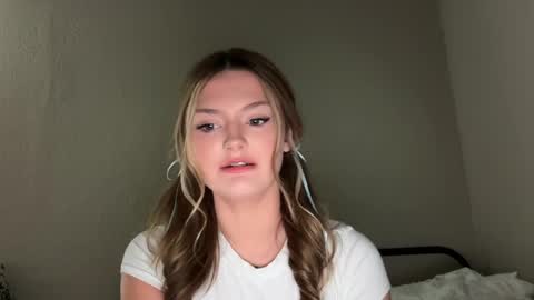 Snapshot of hadleyreed chatting on June 3, 2:14 am Follow my FREE OnlyFans for a Sexy Surprise online show from June 3, 2:14 am