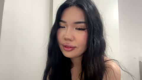 Snapshot of haeleuze chatting on May 30, 12:57 pm May online show from May 30, 12:57 pm