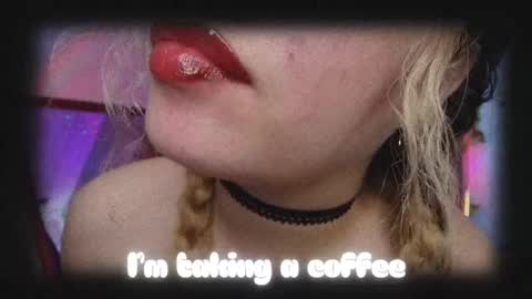 Snapshot of haelycute chatting on November 8, 11:32 am Haely online show from November 8, 11:32 am