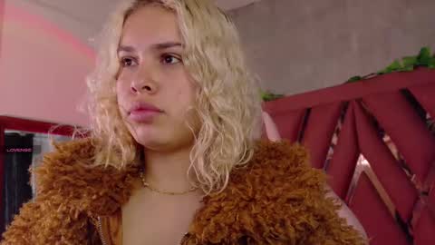 Snapshot of haelycute chatting on November 11, 11:10 am Haely online show from November 11, 11:10 am