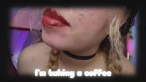 Snapshot of haelycute chatting on November 29, 11:24 am Haely online show from November 29, 11:24 am