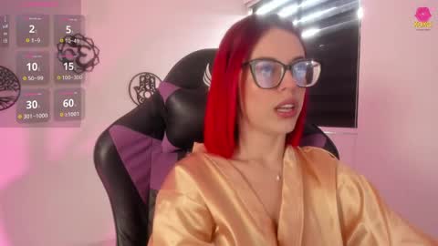 Snapshot of haileebeer_ chatting on May 5, 3:42 pm Hailee online show from May 5, 3:42 pm