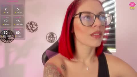 Snapshot of haileebeer_ chatting on May 20, 4:24 pm Hailee online show from May 20, 4:24 pm