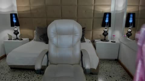 Snapshot of hailey_florez chatting on December 26, 7:05 pm hailey online show from December 26, 7:05 pm