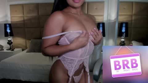 Snapshot of hailey_florez chatting on February 3, 6:39 pm hailey online show from February 3, 6:39 pm