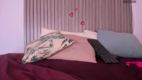 laura online show from February 5, 2:22 pm