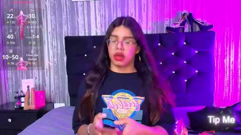 Snapshot of hailey_johnsonn chatting on October 30, 1:23 pm hailey_johnsonn online show from October 30, 1:23 pm