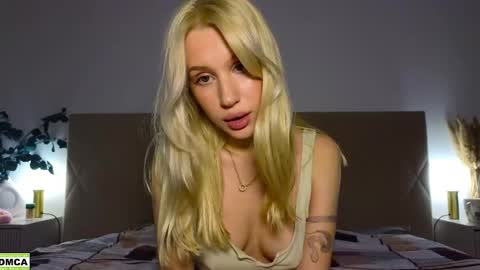 hailey_would online show from May 21, 10:28 pm