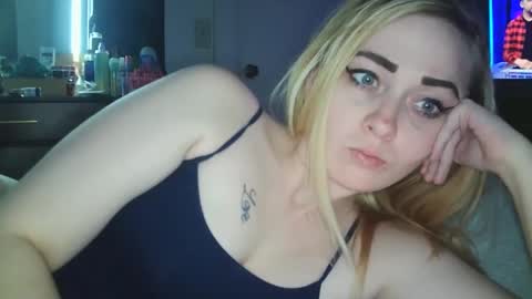 Snapshot of haileyakuma69 chatting on February 16, 11:16 pm Hailey and d online show from February 16, 11:16 pm