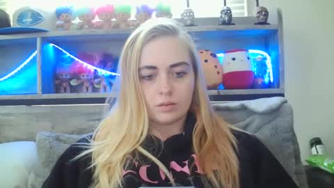 Snapshot of haileyakuma69 chatting on February 17, 9:30 pm Hailey and d online show from February 17, 9:30 pm