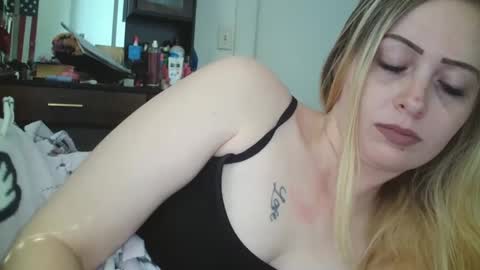 Snapshot of haileyakuma69 chatting on September 15, 5:35 pm Hailey and d online show from September 15, 5:35 pm