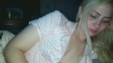 Snapshot of haileyakuma69 chatting on November 16, 9:15 am Hailey and d online show from November 16, 9:15 am