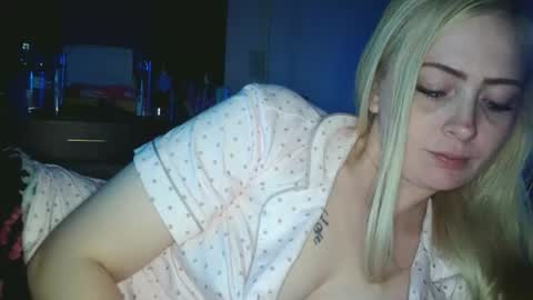 Snapshot of haileyakuma69 chatting on November 20, 6:24 am Hailey and d online show from November 20, 6:24 am