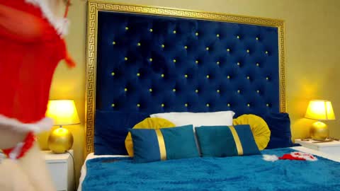 Snapshot of haileymoon85 chatting on December 20, 10:16 am Hailey online show from December 20, 10:16 am