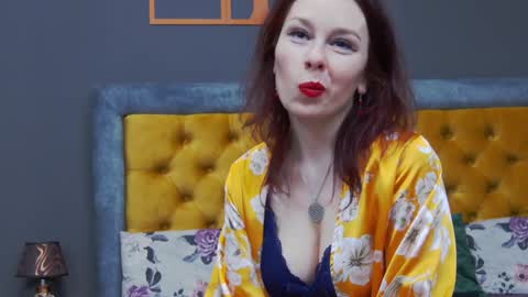 Snapshot of haileymoon85 chatting on February 3, 11:20 am Hailey online show from February 3, 11:20 am