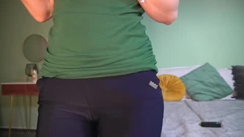 Snapshot of haileymoon85 chatting on March 10, 4:49 am Hailey online show from March 10, 4:49 am