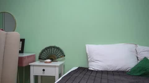 Snapshot of haileymoon85 chatting on October 2, 3:13 am Hailey online show from October 2, 3:13 am