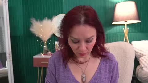 Hailey online show from December 16, 3:33 am