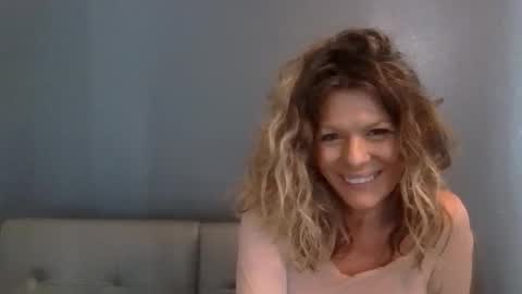 Snapshot of haileys123 chatting on November 10, 7:24 pm Hailey online show from November 10, 7:24 pm