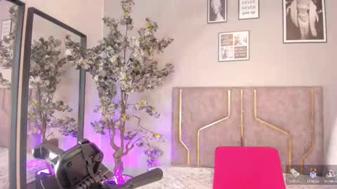 haileystonei online show from November 8, 11:32 am