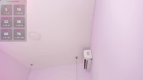 haileystonei online show from November 29, 11:35 am