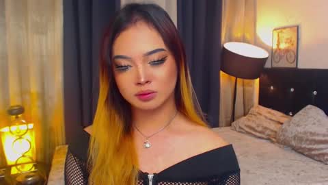 Snapshot of hailywilson chatting on January 8, 1:32 am haily online show from January 8, 1:32 am