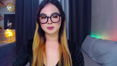 Snapshot of hailywilson chatting on January 22, 9:24 am haily online show from January 22, 9:24 am