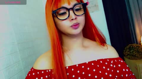 Snapshot of hailywilson chatting on February 12, 7:23 am haily online show from February 12, 7:23 am