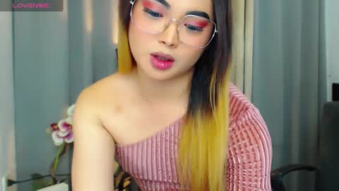 Snapshot of hailywilson chatting on February 28, 7:46 pm haily online show from February 28, 7:46 pm