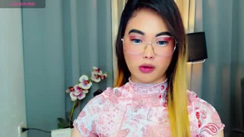 Snapshot of hailywilson chatting on March 2, 2:19 am haily online show from March 2, 2:19 am