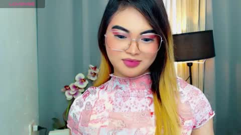 Snapshot of hailywilson chatting on March 3, 9:59 pm haily online show from March 3, 9:59 pm