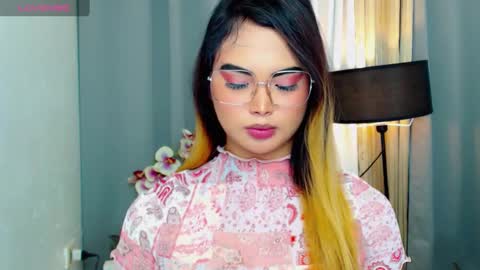 Snapshot of hailywilson chatting on March 4, 1:01 am haily online show from March 4, 1:01 am