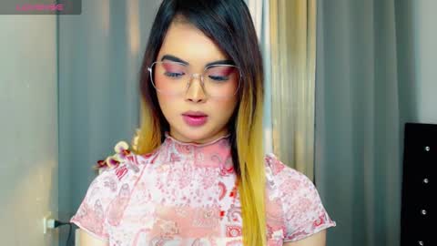 Snapshot of hailywilson chatting on March 5, 1:42 am haily online show from March 5, 1:42 am