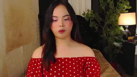 Snapshot of hailywilson chatting on November 20, 2:12 am haily online show from November 20, 2:12 am