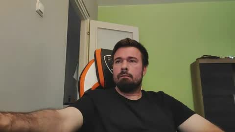 hairy_guy007 online show from June 13, 7:39 am