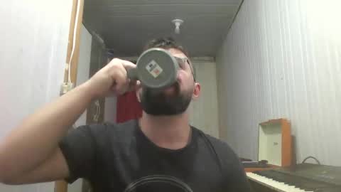 Snapshot of hairy_man_69_ chatting on December 14, 11:31 pm horny online show from December 14, 11:31 pm