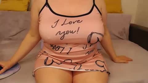 hairy vicky online show from June 3, 10:59 pm