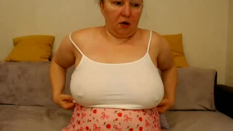 hairy vicky online show from June 16, 9:39 pm