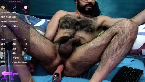 Snapshot of hairyale chatting on December 31, 11:39 pm Hairyale online show from December 31, 11:39 pm