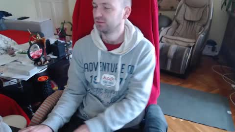 Snapshot of hairyass25yo chatting on December 10, 9:23 am Puppy3 StockyDaddiesmusclebearsbeefybigmans online show from December 10, 9:23 am