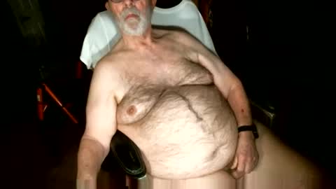 Snapshot of hairybear813 chatting on March 26, 11:21 pm hairybear813 online show from March 26, 11:21 pm