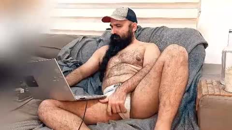 Snapshot of hairybeardedsmoker chatting on July 2, 6:25 pm Hairy Beard Smoker online show from July 2, 6:25 pm