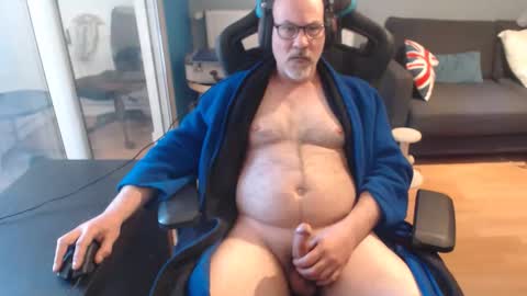 hairyman54 online show from April 30, 8:20 am
